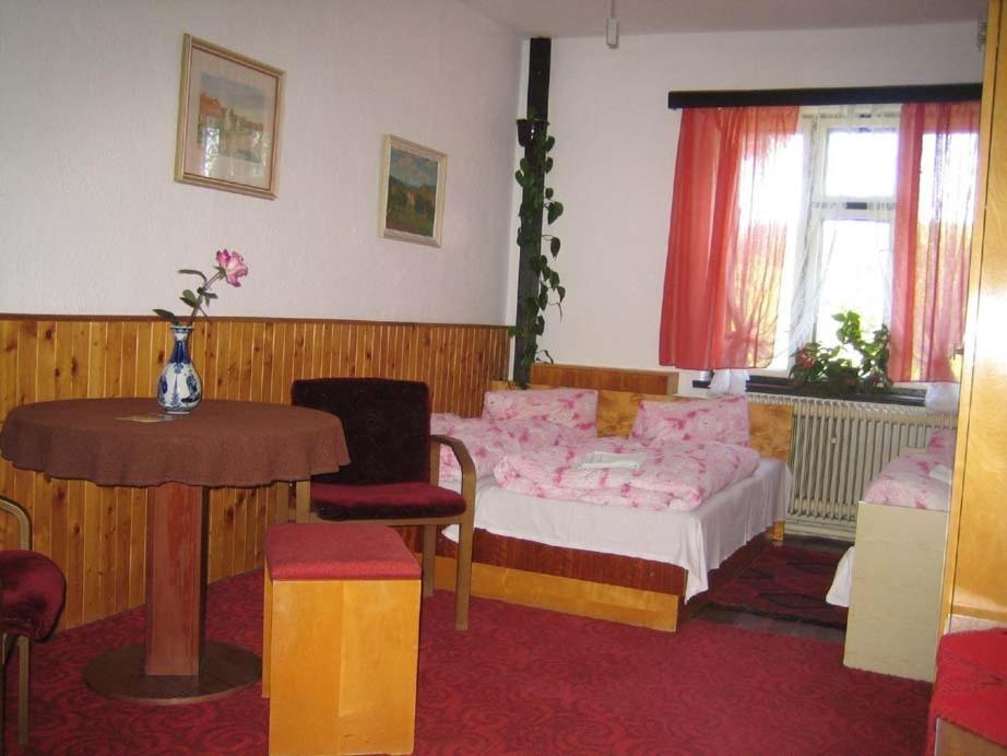 Penzion Nevcehle Urbanov Quarto foto